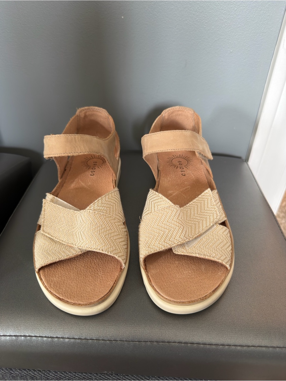 Women’s Beige Cross-Strap Comfort Sandals